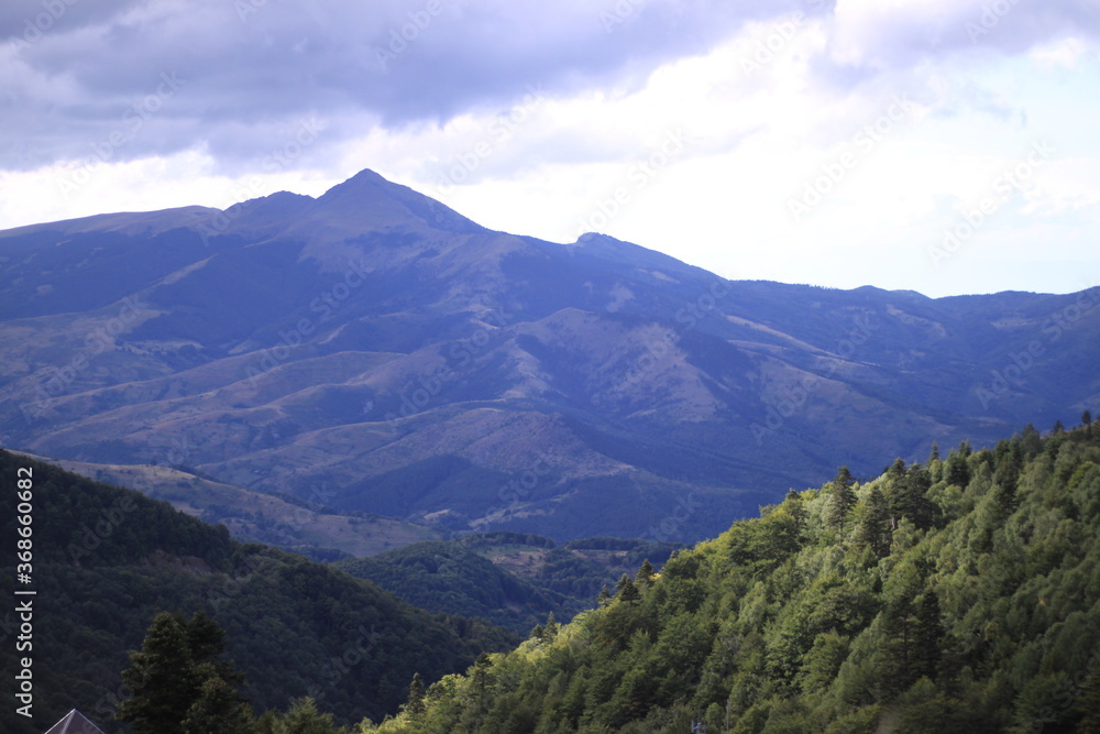 Naklejka premium Mountains