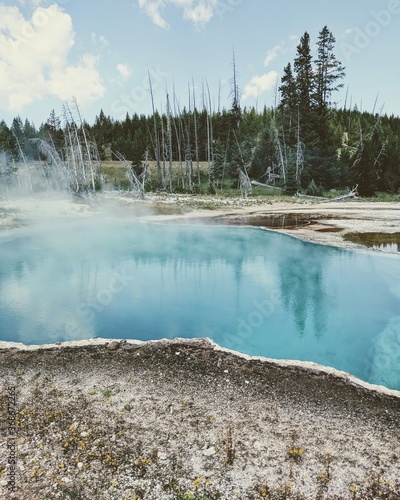 yellowstone hot spring