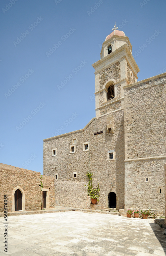 Cour extérieure du monastère de Moni Toplou près de Sitia en Crète