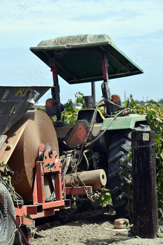 Paper on the tractor for raisins