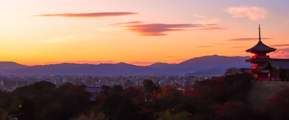 Papier peint photo Kyoto Pagode cinq étages coucher soleil Kyoto  © pict-japan