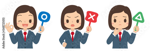 まるばつさんかくの記号の札を持った女子学生　まる　ばつ　さんかく　イラスト