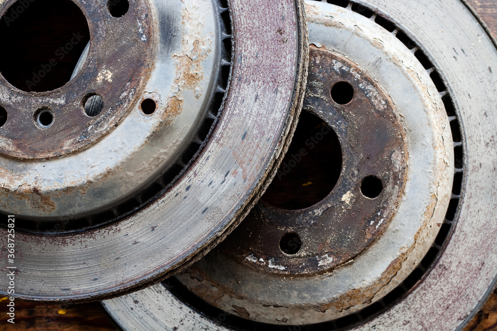  worn out rusty brake discs