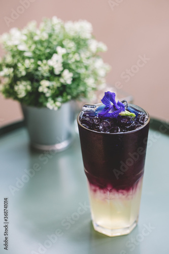 Butterfly pea flower ice lemonade, summer cold beverage
