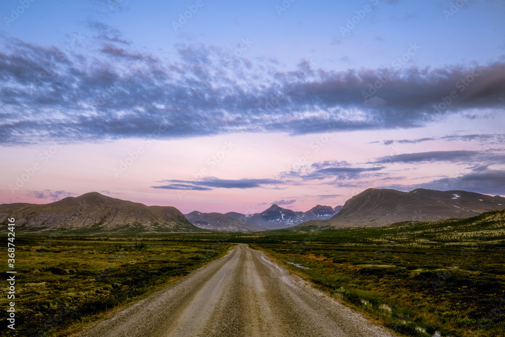 Fototapeta premium road to the mountains - Rondane National park, Norway