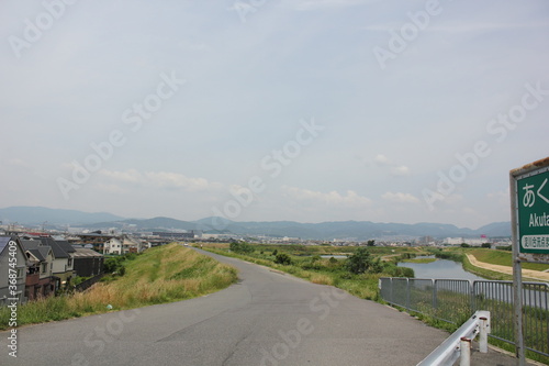 河川敷、River