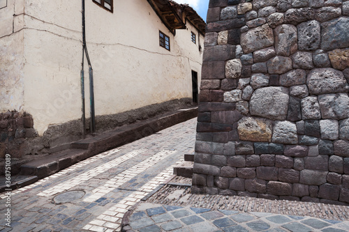 Fototapeta Naklejka Na Ścianę i Meble -  Pedestrian crossing in old town. Cusco. Peru.