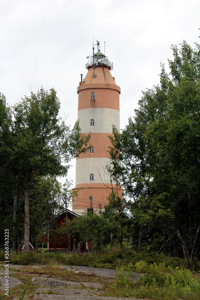 Isokari lighthouse photographed from the ground