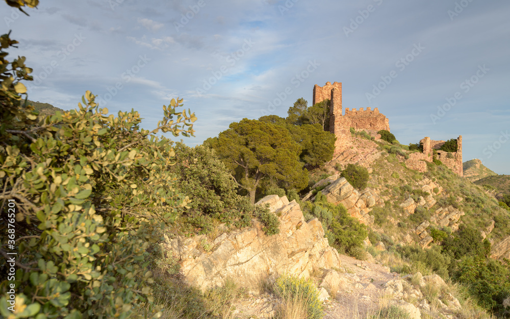 Vista de las ruinas del castillo de Serra, en la provincia de Valencia. Comunidad Valenciana. España