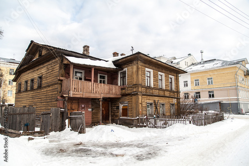 old russian poor wooden house © Дэн Едрышов