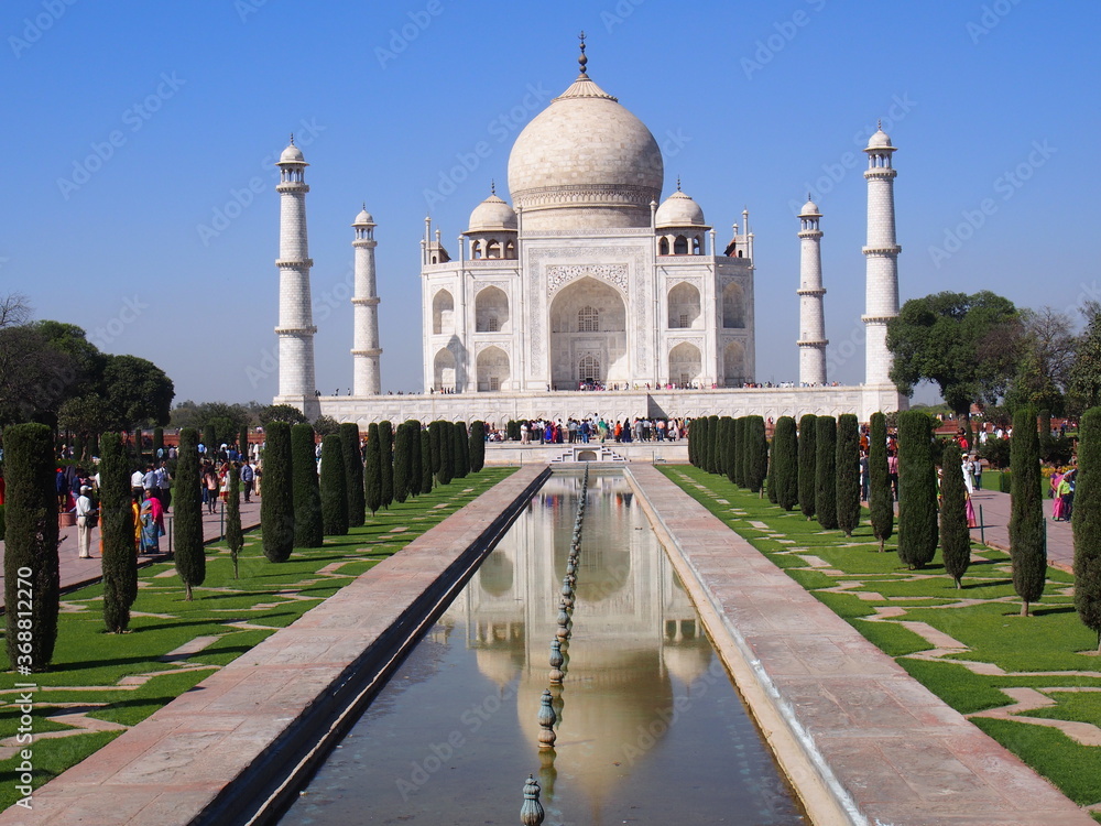 Taj Mahal and blue sky, Agra, Uttarpradesh, North India, India
