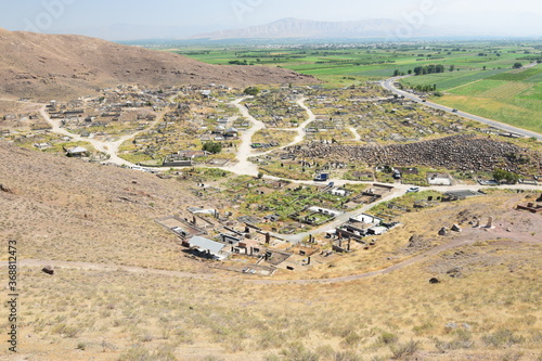 Armenischer Friedhof  am Fuße eines Hügels photo