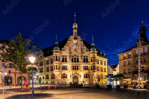 Obraz na płótnie Helmstedter Rathaus unter'm Sternenhimmel w salonie