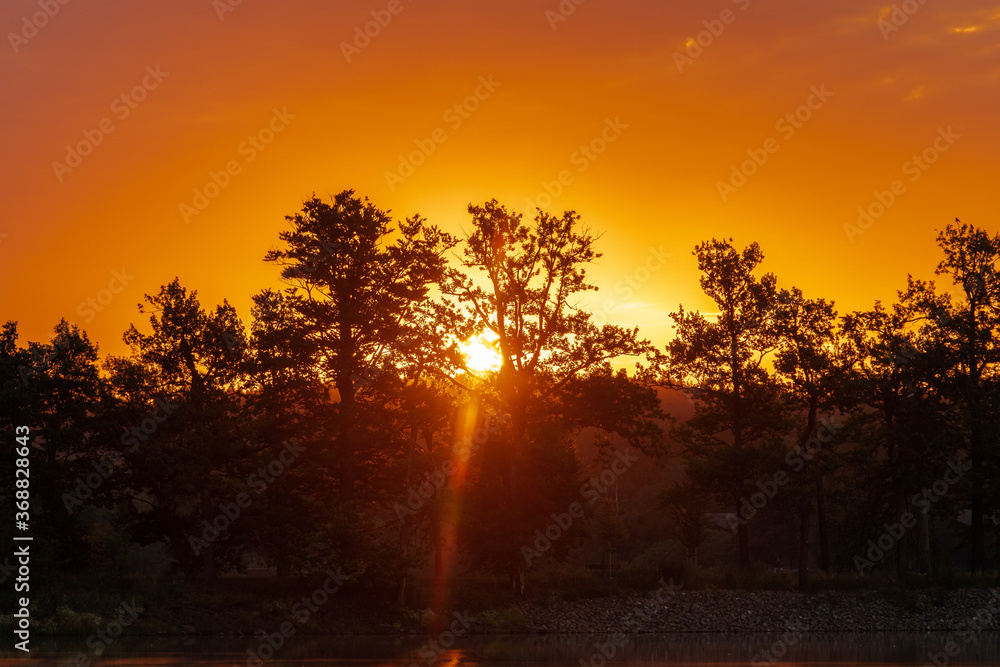 In Plothen, when the sun says goodbye, it is not just a sunset, it is a theatrical performance in the sky! Imagine the sun, like a diva In Plothen, when the sun says goodbye, it is not just a sunset, it is a theatrical performance in the sky! Imagine the sun, like a diva