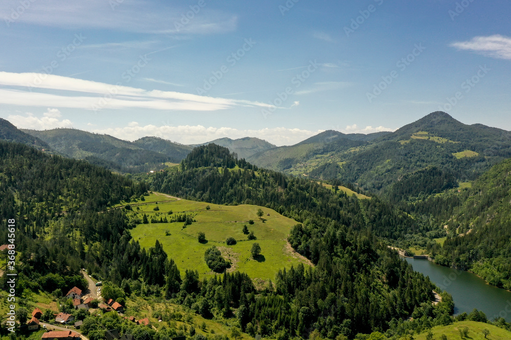 Obraz premium Zaovine lake view from Tara mountain in Serbia