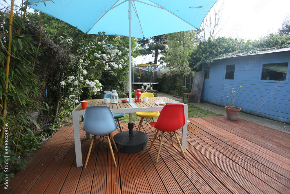 Fototapeta premium outdoor office in the garden