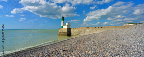 Panoramique le Phare du Tr  port  76470   et ses galets  Seine-Maritime en Normandie  France