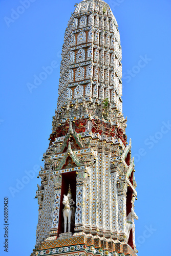 Wat Arun facade in Bangkok, Thailand photo