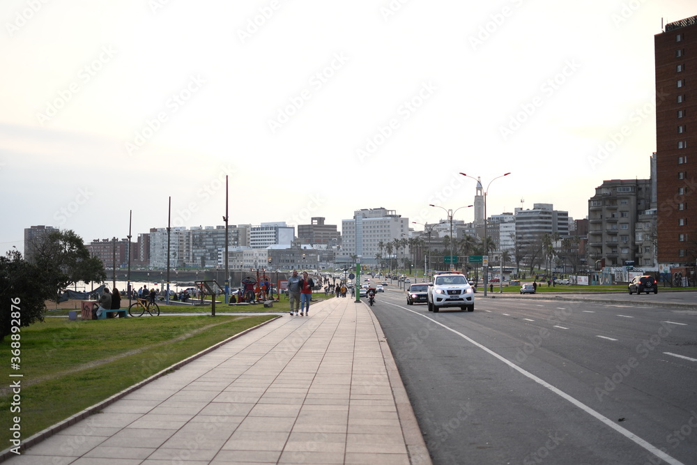 Montevideo, Rambla, Ciudad