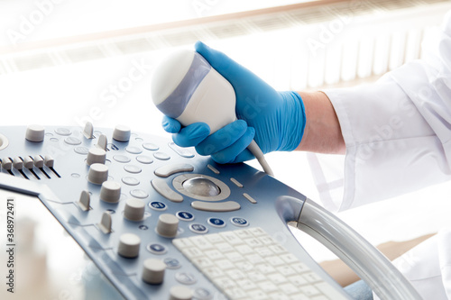 Głowice do usg.  Sprzęt do badania ultrasonograficznego w gabinecie ginekologicznym. 