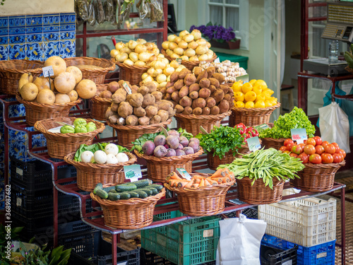 Fototapeta Naklejka Na Ścianę i Meble -  Image of Fresh fruits on the shelves at a market