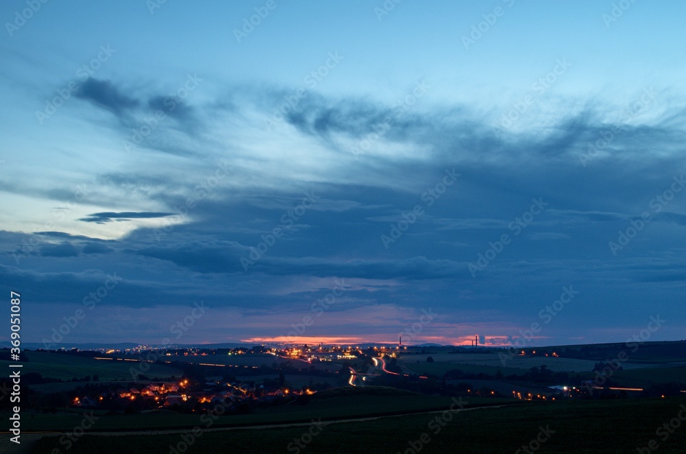 Fototapeta premium sunset over the city