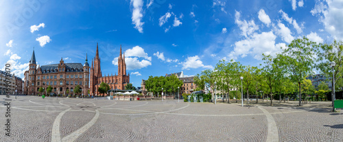 Cuadro en lienzo New town hall and market church at square called Dernsches Gelaende in Wiesbaden