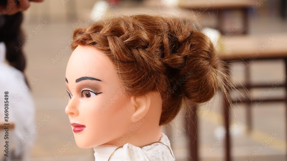 Obraz premium Damska fryzura ślubna