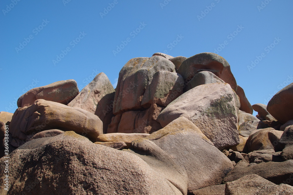 Felsformation an der rosa Granitküste