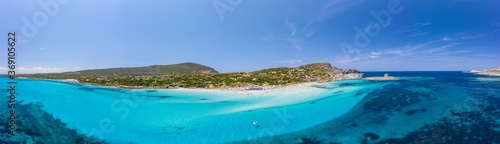 Herrliches Panorama von La Pelosa Beach in Sardininen