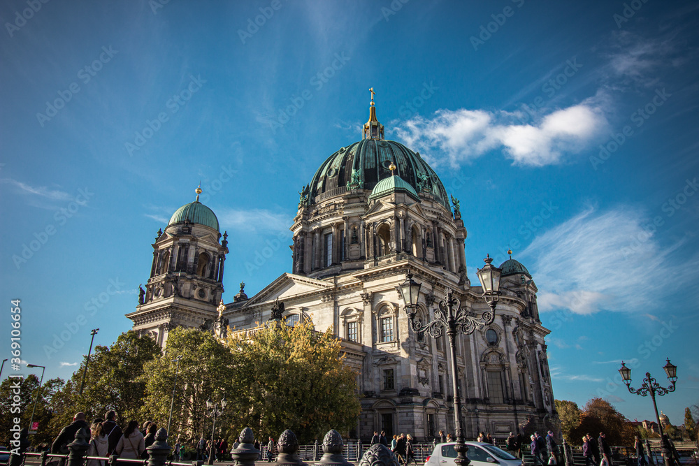Obraz premium Berlin Cathedral (Berliner Dom) next to Spree River, Berlin, Germany.