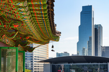 Fototapete Seoul Buntes Dach des Bongeunsa Tempels  © efired