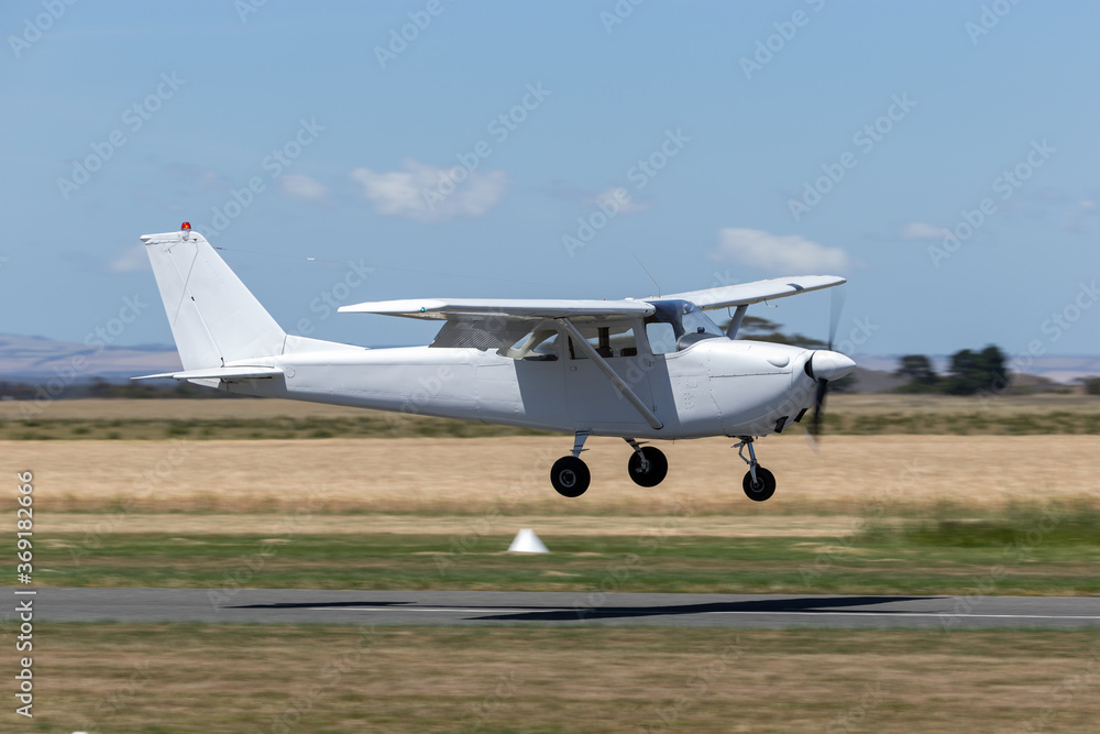 Single engine aircraft on approach to land. Single engine aircraft on approach to land.