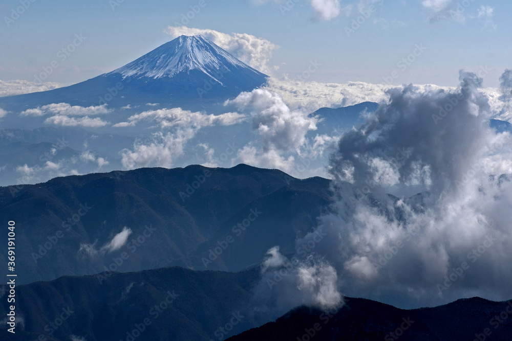 冬の北岳登山「北岳山頂から望む富士山」