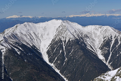 冬の北岳登山「北岳山頂から望む仙丈ヶ岳」