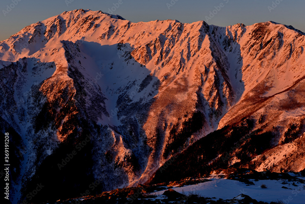 冬の北岳登山「モルゲンロートに染まる間ノ岳」