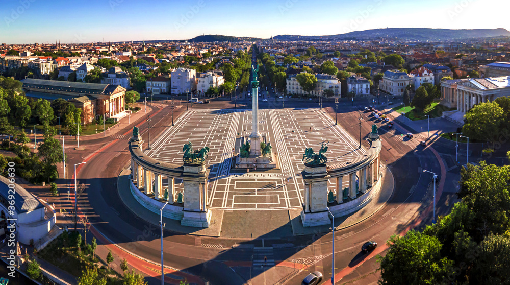 Obraz premium Aerial view of Heroes' Square in Budapest, Hungary