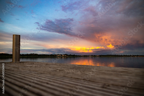 Gro  er Goitzschesee bei Sonnenunergang