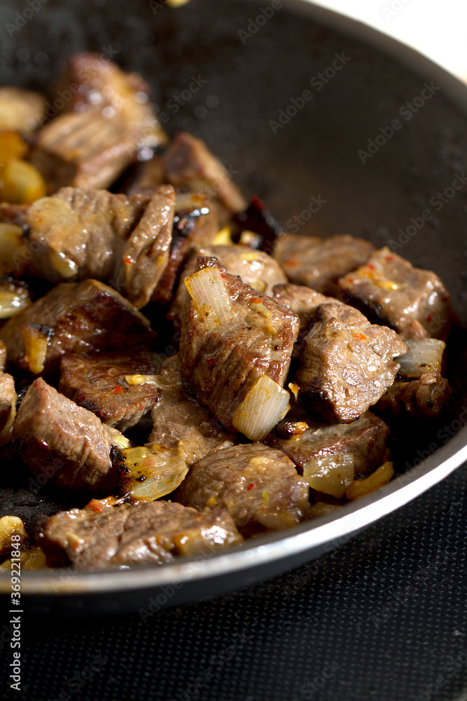 Braised beef with onion and garlic Braised beef with onion and garlic
