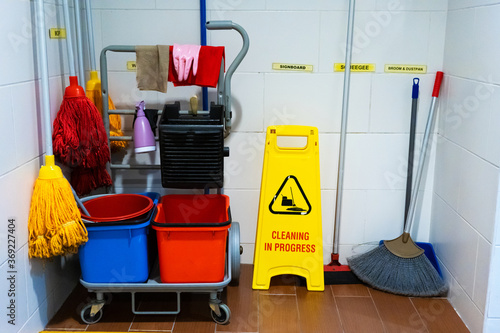 Φωτογραφία Cleaner pantry. Bucket squads and other cleaning equipment