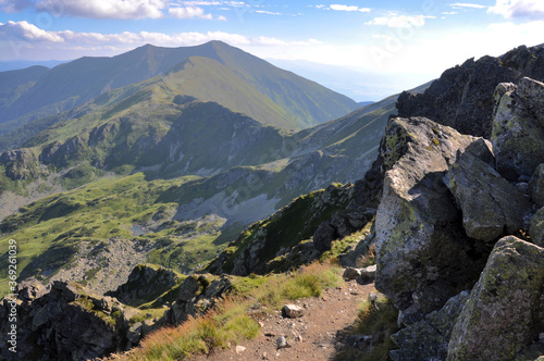 Widok na tatrzańskie szczyty z grani Rohaczy, Tatry Słowackie