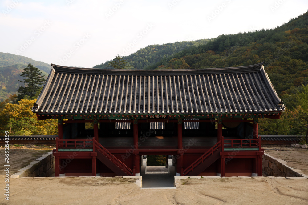 Yongmunsa Buddhist Temple, South Korea Yongmunsa Buddhist Temple, South Korea