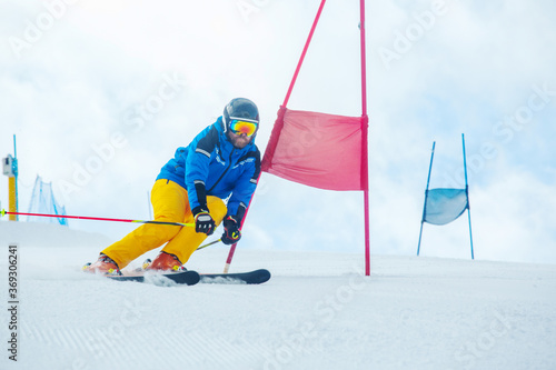 Skier attacks a gate