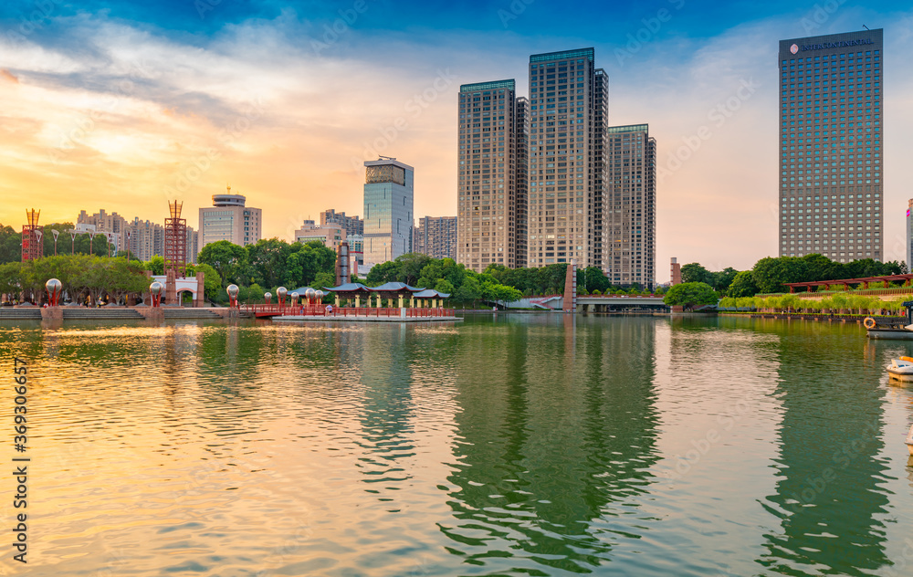 Fototapeta premium Urban Environment of Qiandeng Lake Park, Foshan City, Guangdong Province, China