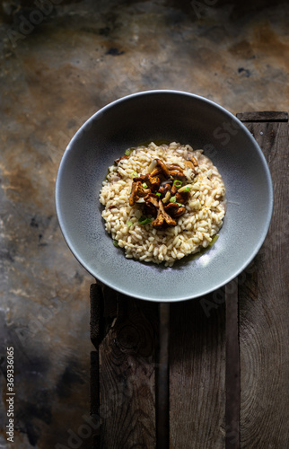 Mushroom risotto with onions 