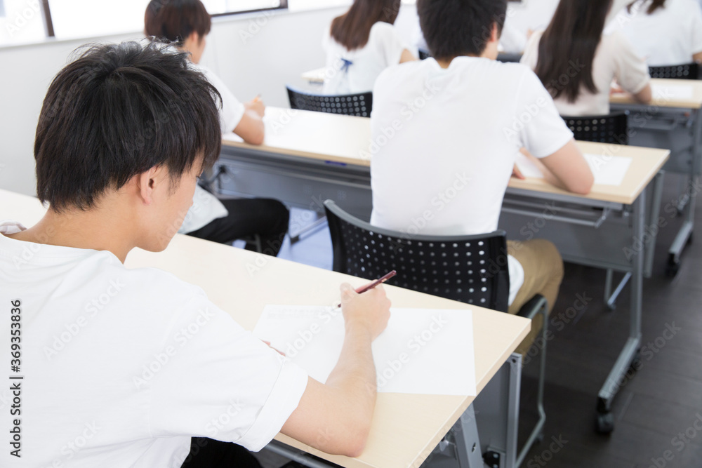 Obraz premium 勉強をする学生