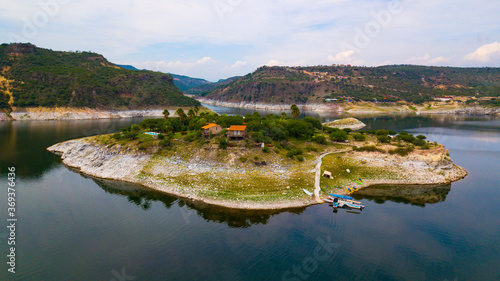 Foto Aérea del Campamento de la Isla Tzibinza en el estado de Querétaro en la frontera con el estado de Hidalgo