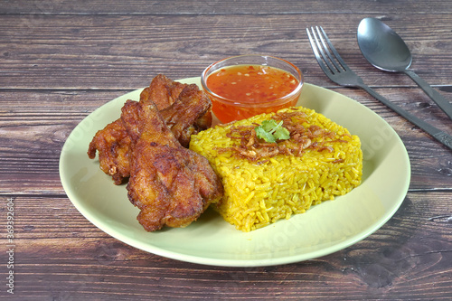 Briyani rice with crispy fried chicken wings, Halal food / Muslim food