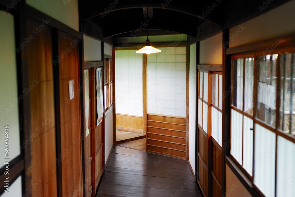 Fototapeta premium 古い日本の大きな屋敷