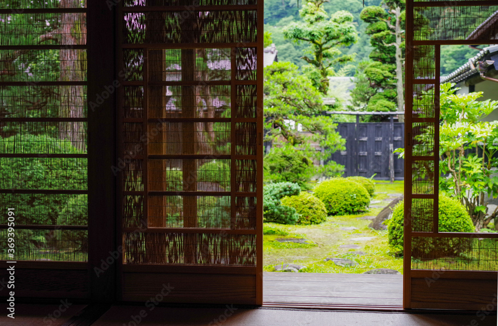 Fototapeta premium 古い日本の大きな屋敷